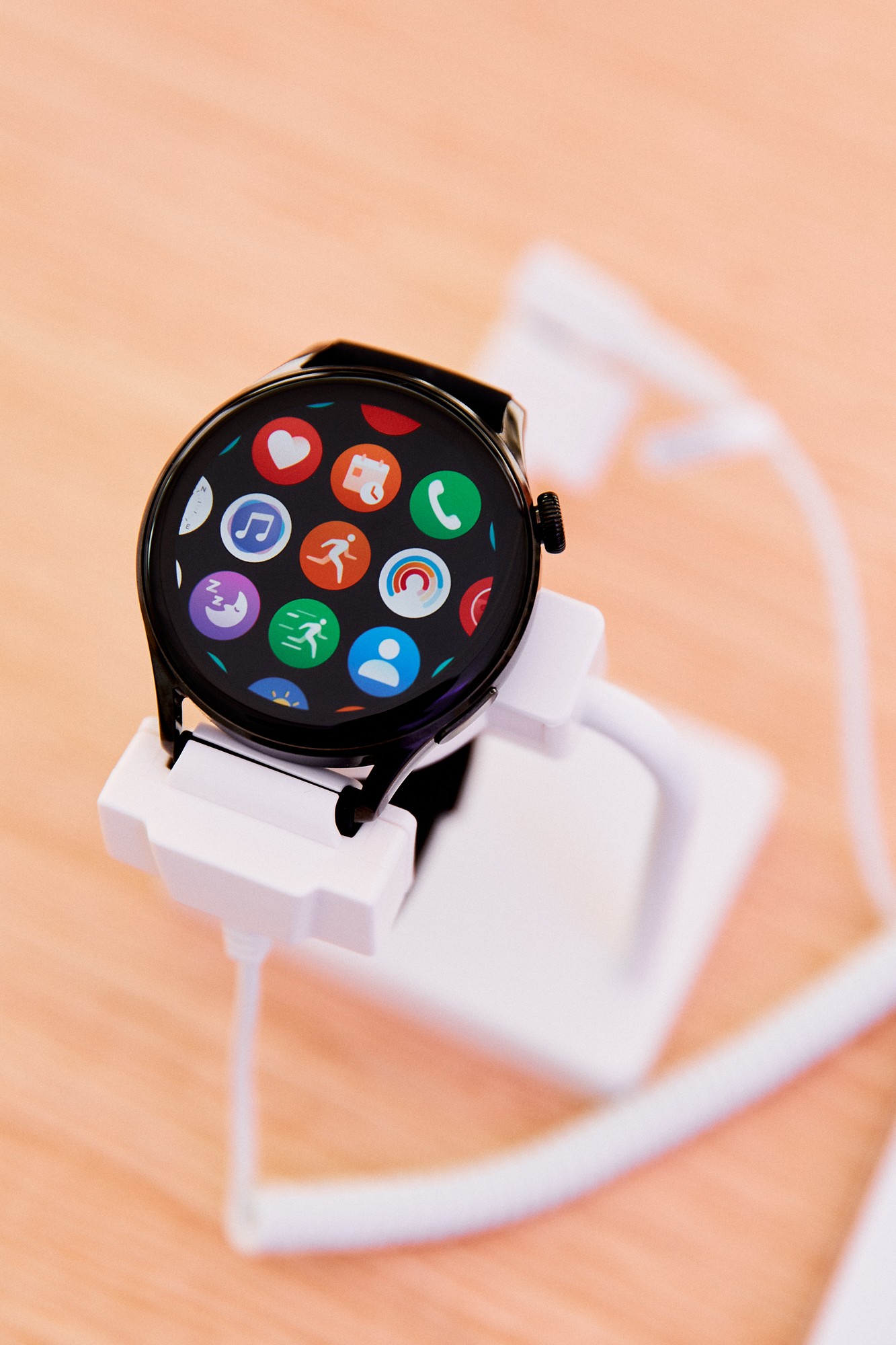 HUAWEI открыл в Беларуси предзаказ на Watch 3. Умные часы с eSIM доступны со скидкой и подарком