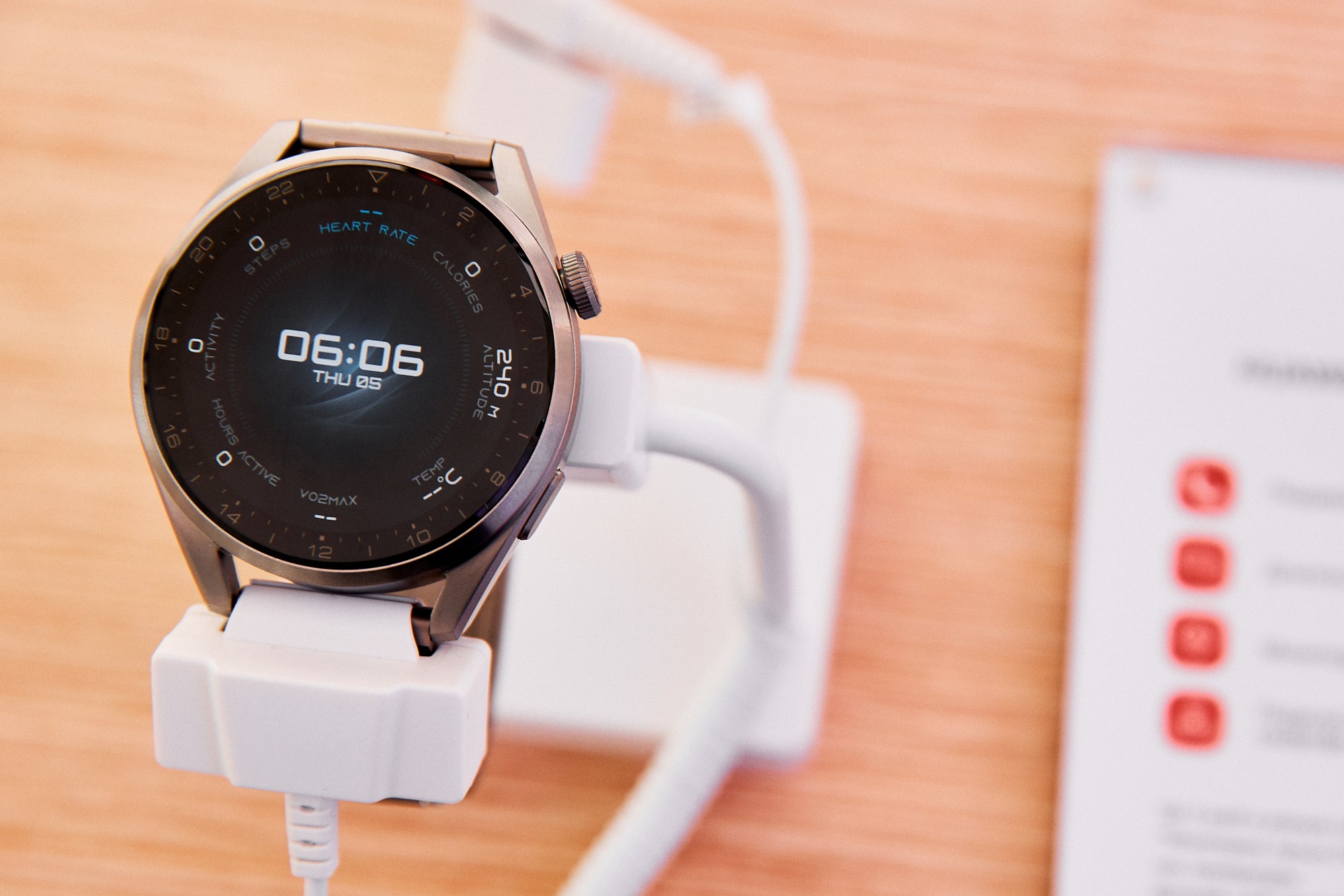 HUAWEI открыл в Беларуси предзаказ на Watch 3. Умные часы с eSIM доступны со скидкой и подарком
