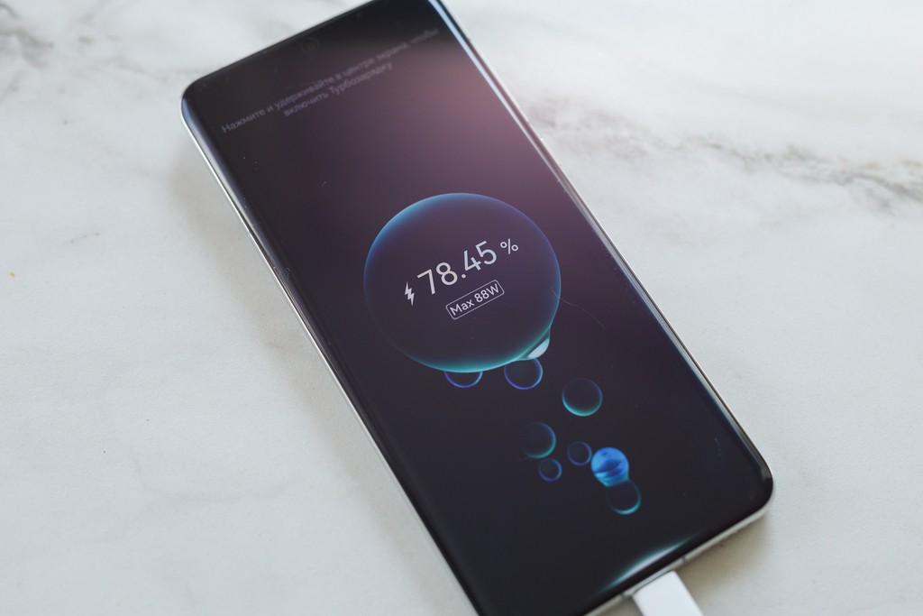 Смартфон и искусство: новый флагман Huawei P60 Pro с жемчужным дизайном