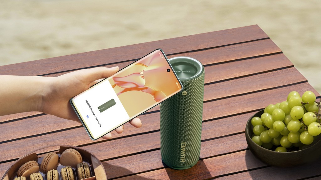 На белорусском рынке стала доступна портативная акустическая колонка Huawei Sound Joy