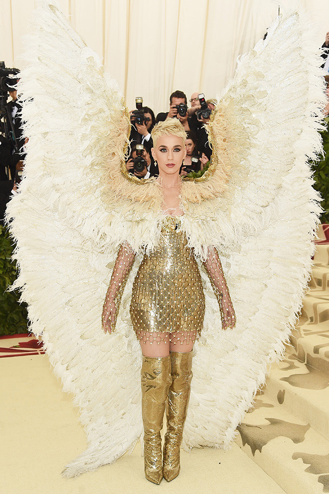Кэти Перри, Versace