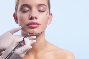 Стандарты красоты: Интервью с пластическим хирургом