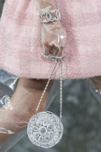 пластик Chanel