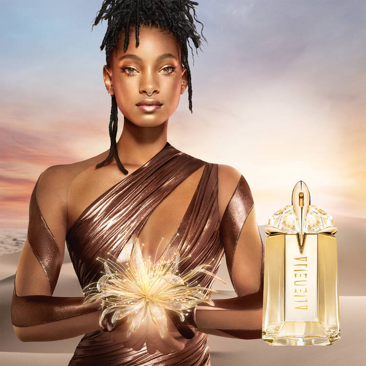 Секрет образа Alien Goddess от Mugler