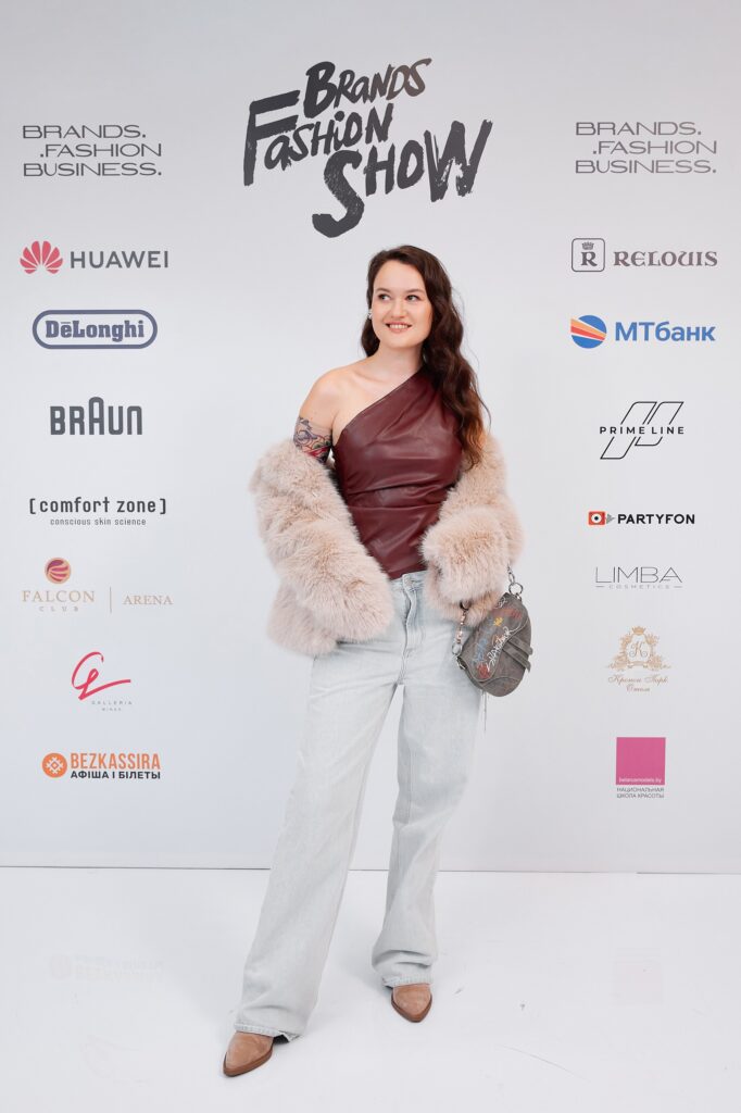 Дресс-код коктейль на Brands Fashion Show: от образов из секонда до сшитих на заказ костюмов гостей