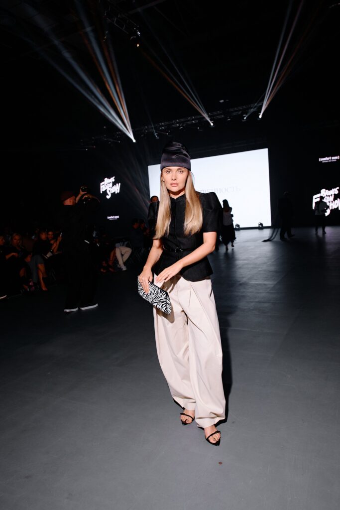 Дресс-код коктейль на Brands Fashion Show: от образов из секонда до сшитих на заказ костюмов гостей