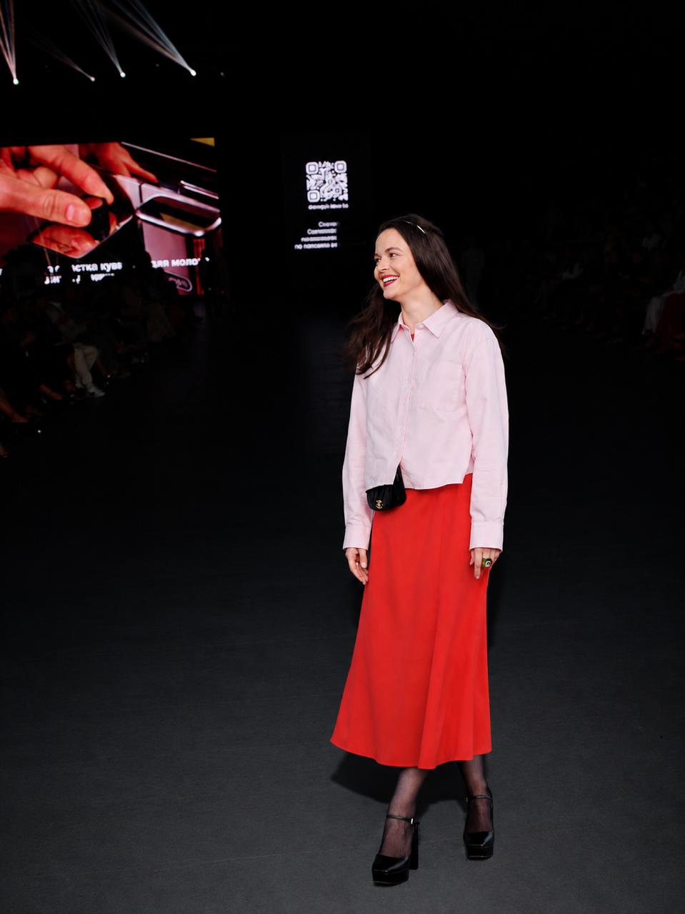 Дресс-код коктейль на Brands Fashion Show: от образов из секонда до сшитих на заказ костюмов гостей
